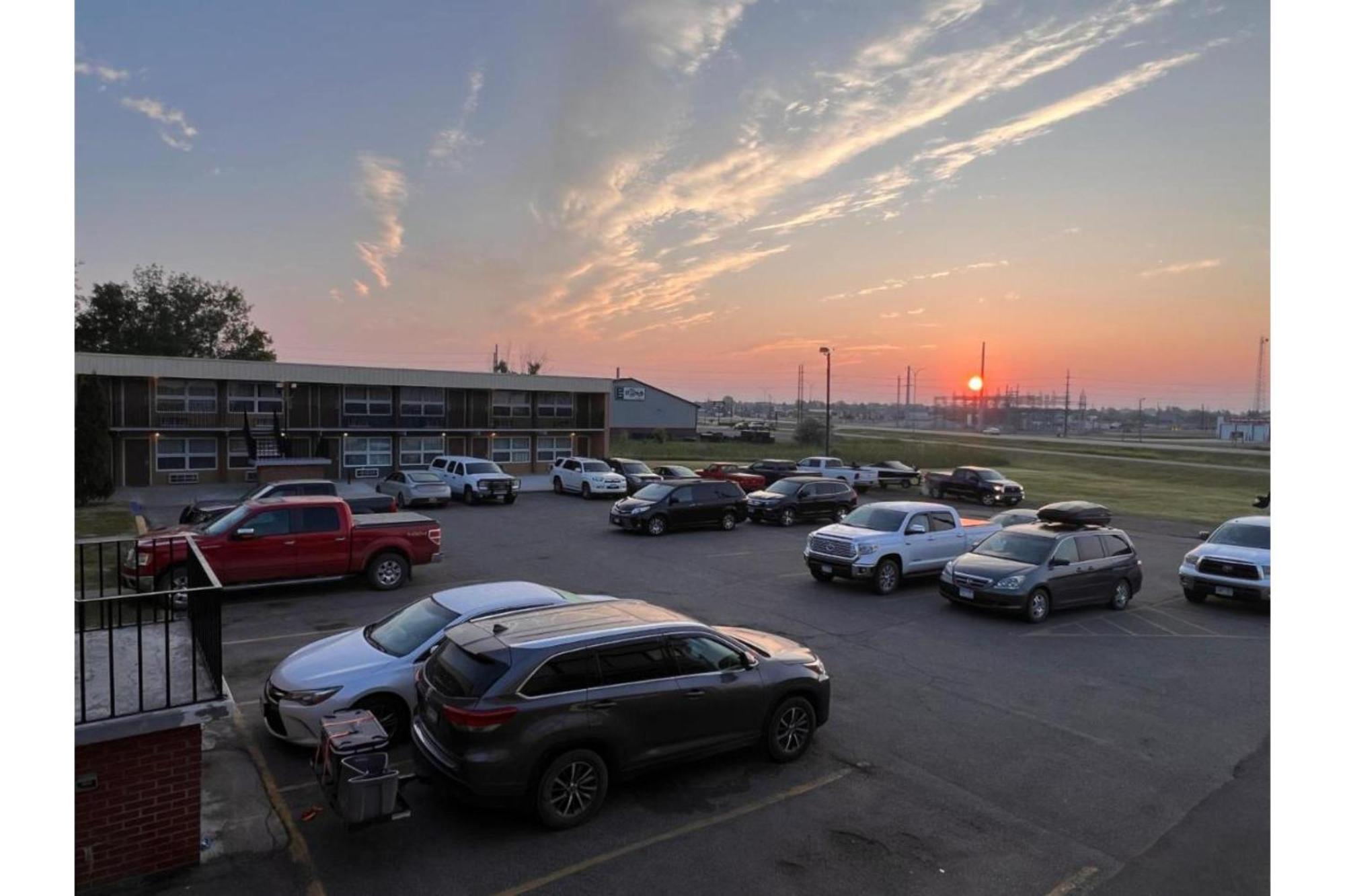 Devils Lake Inn By Oyo Near Devils Lake Regional Airport Exterior foto